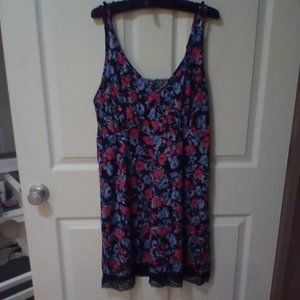 Delta Burke nite gown, 2XL, pink and purple flowers on a black background.